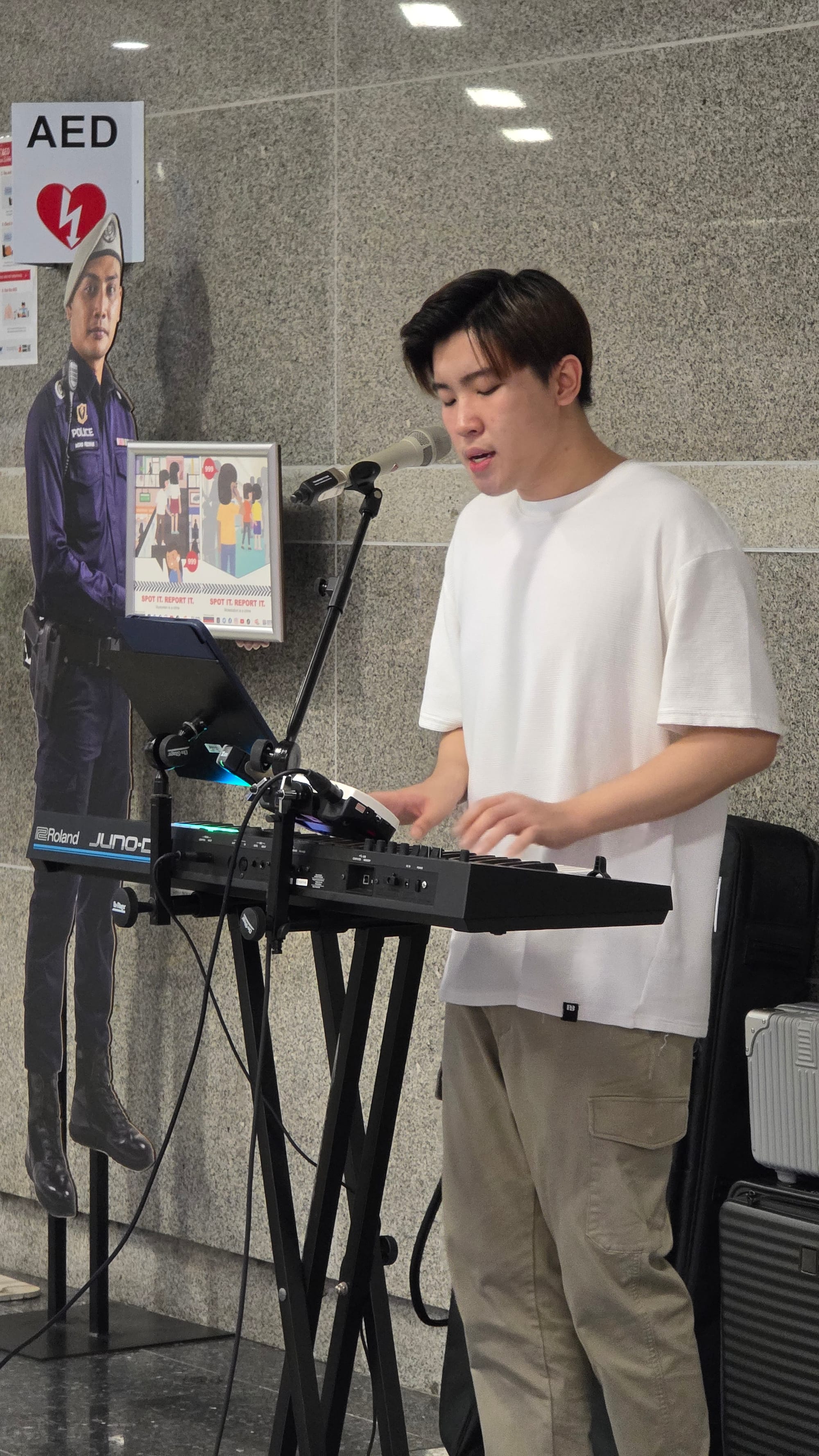 Bryan Ong - HarbourFront MRT station - 13 Apr 2025